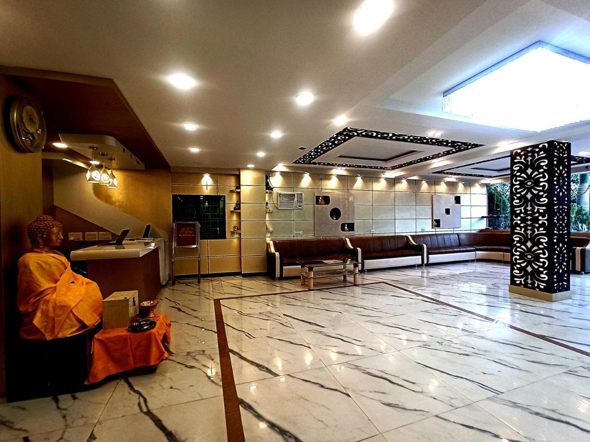 Hotel Om International Bodh Gaya Extérieur photo