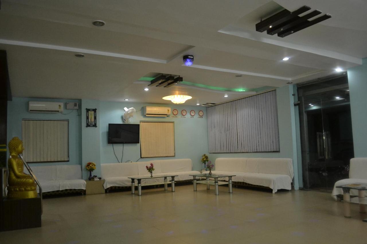 Hotel Om International Bodh Gaya Extérieur photo