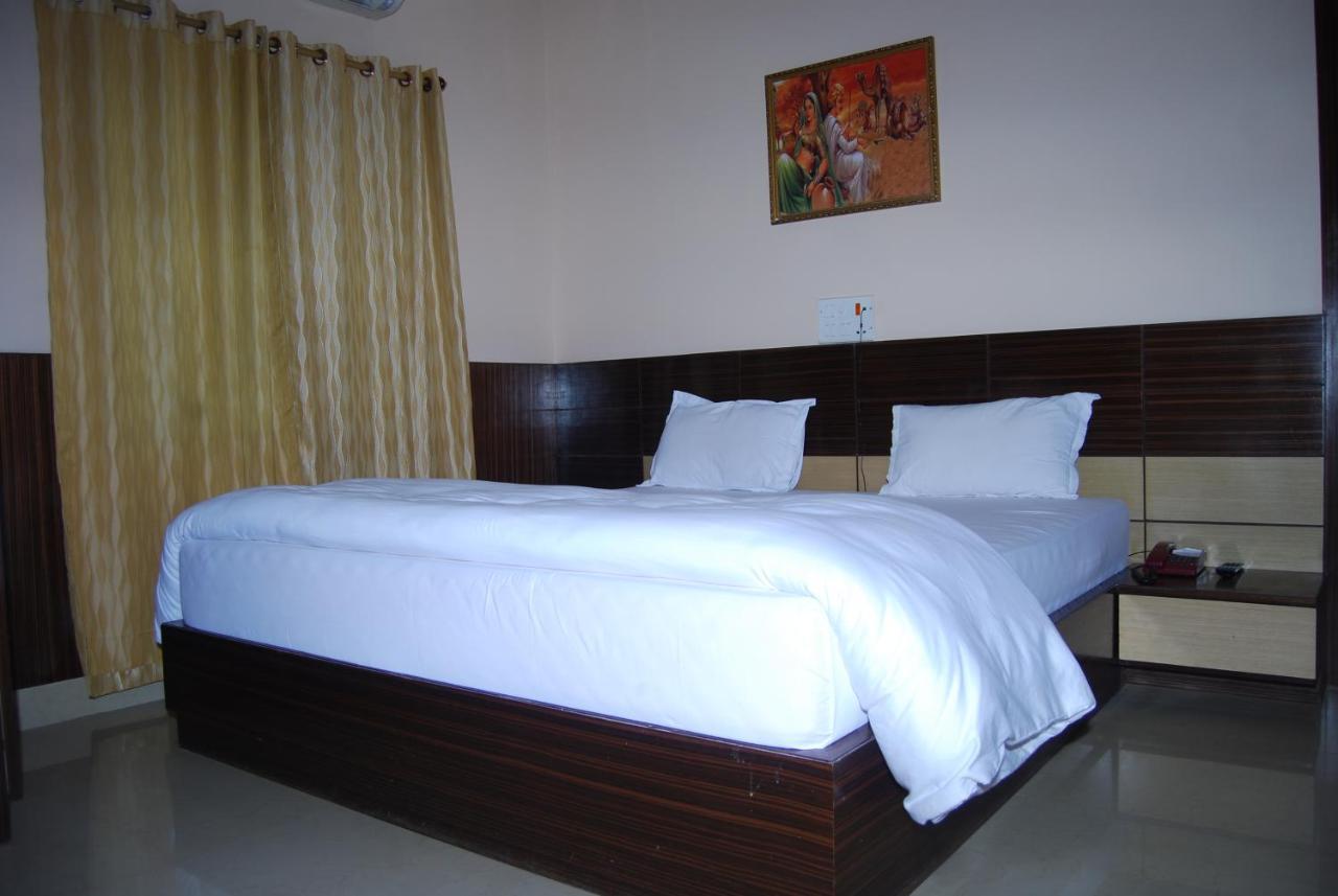 Hotel Om International Bodh Gaya Extérieur photo