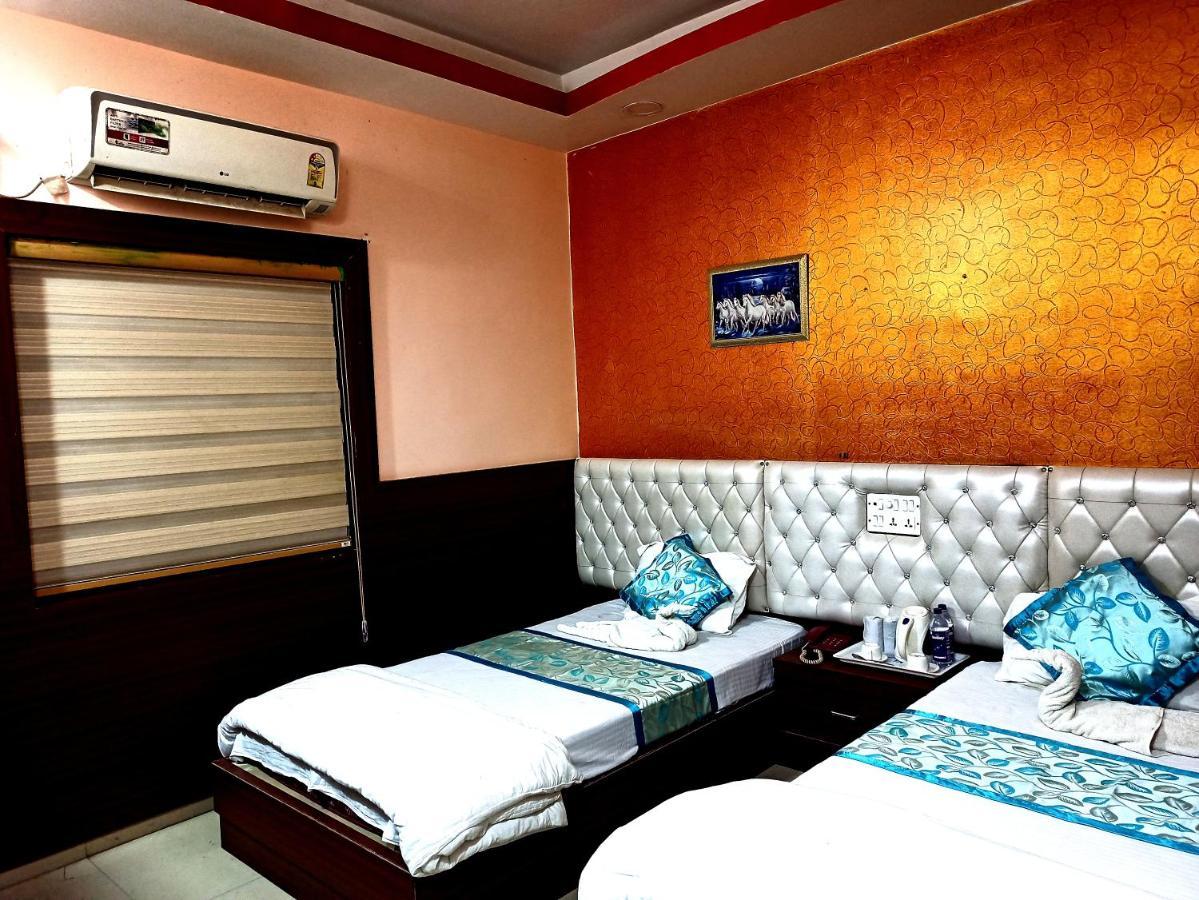 Hotel Om International Bodh Gaya Extérieur photo