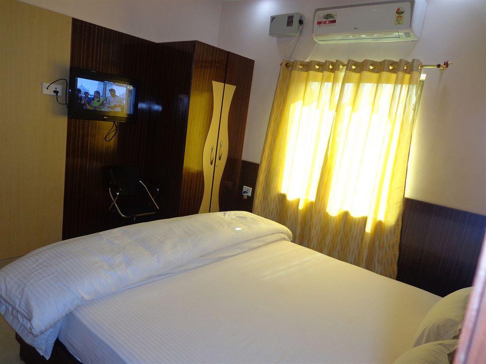 Hotel Om International Bodh Gaya Extérieur photo