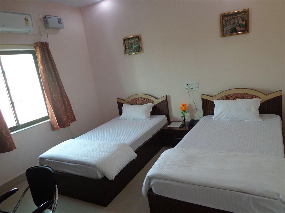 Hotel Om International Bodh Gaya Extérieur photo