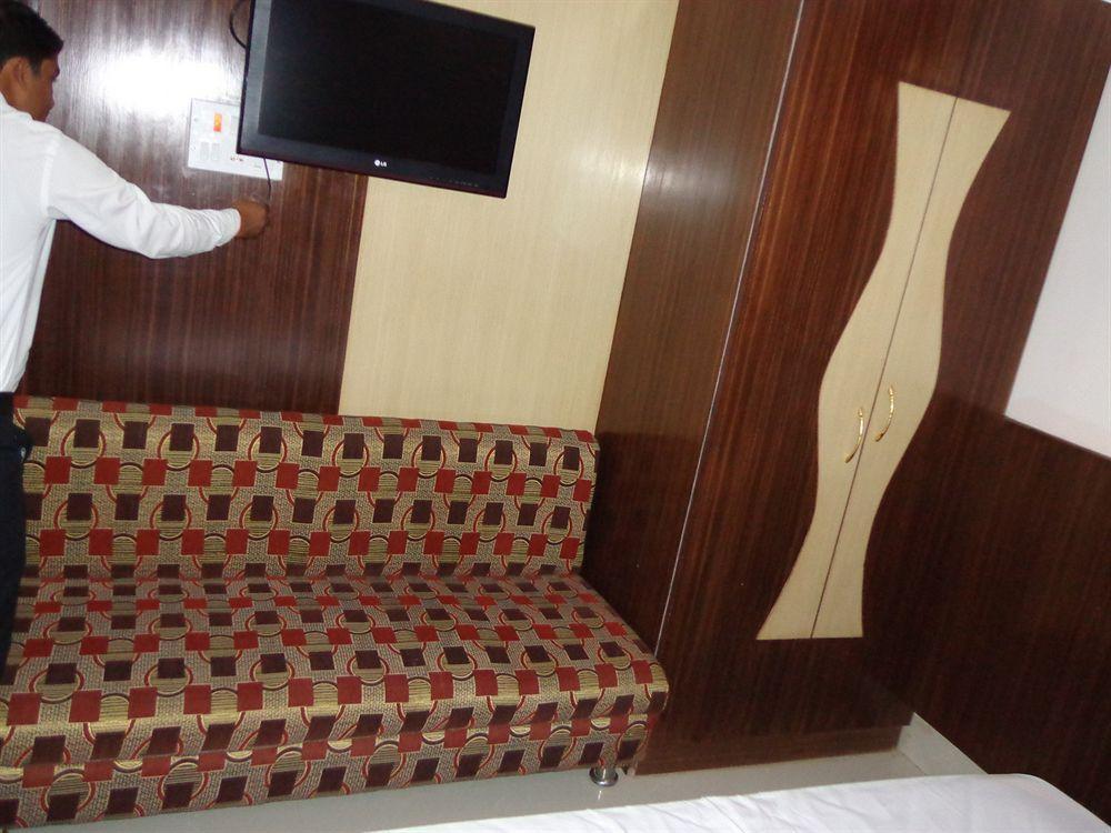 Hotel Om International Bodh Gaya Extérieur photo
