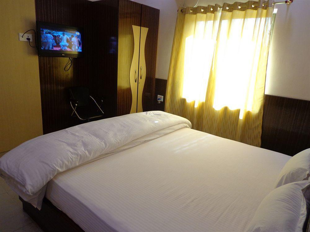Hotel Om International Bodh Gaya Extérieur photo