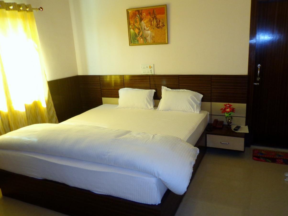 Hotel Om International Bodh Gaya Extérieur photo