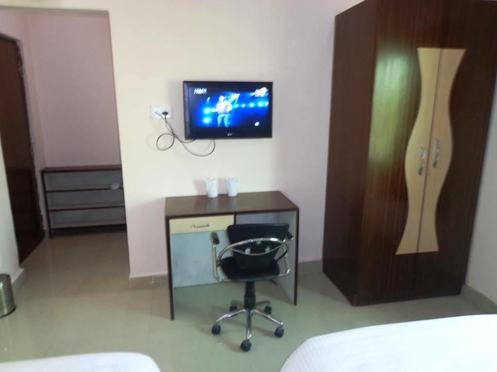 Hotel Om International Bodh Gaya Extérieur photo